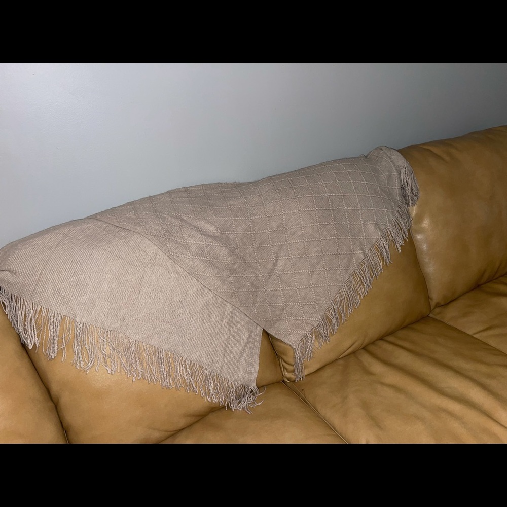 NEW Cream/Beige Throw Blanket with tassels